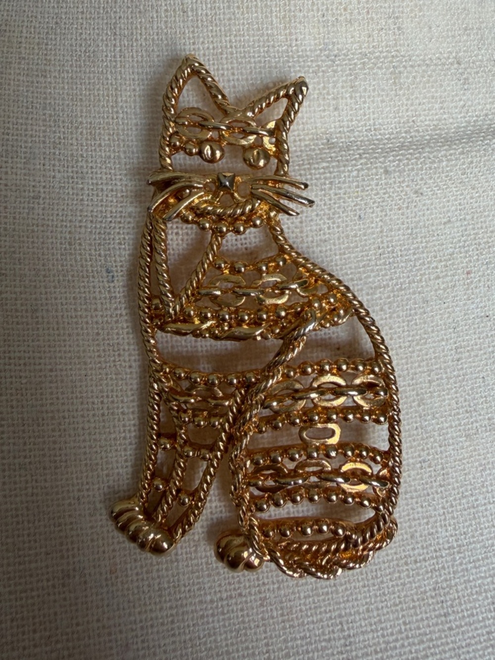 Vintage Gold Cat Brooch Pin Chain Details